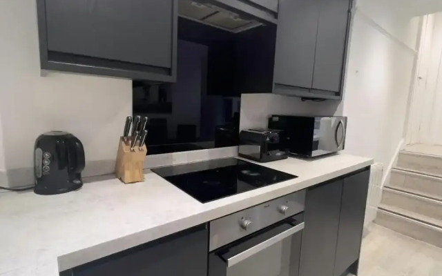 Apartmentsleeps8-wifi-famillyfriendly-citycentre