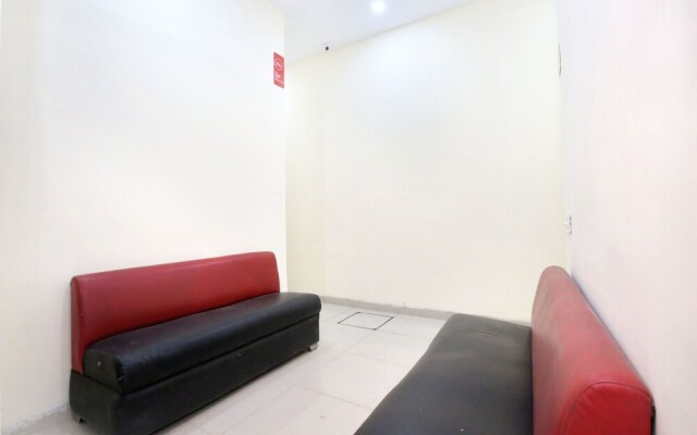 OYO 16443 Hotel Jb