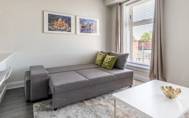 Iconic Rideau 1Bd Unit Balcony Free Parking 2