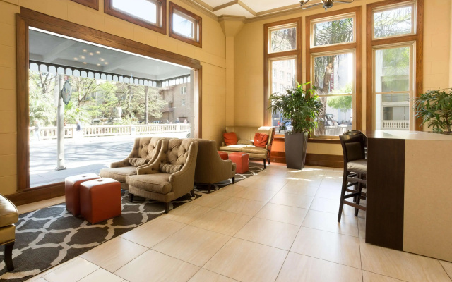 Drury Inn & Suites San Antonio Riverwalk