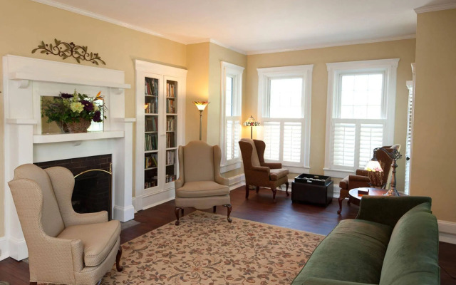 Steeles Tavern Manor