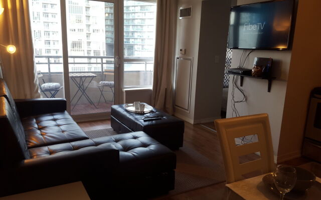 Lavish Suites- New Two Bedroom - Amazing CN Tower View