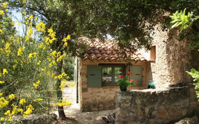 Lou Petarel, Charming house with shared pool, nature an calm in Provence