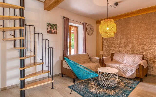 Modern Mansion With Swimming Pool, Terrace, Garden Furniture