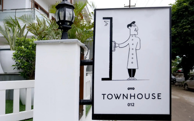 OYO Townhouse 012 Kaushambi Metro Ghaziabad