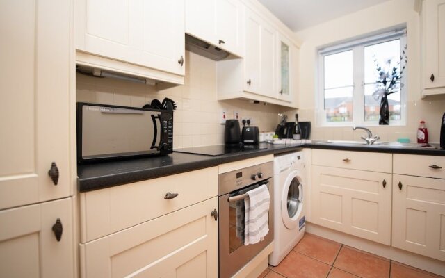 The Courtyard A Beautifully Fitted 2 Bed Oxford City Apartment W Parking
