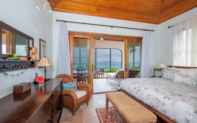 Seven Palms Serenity: Beachfront Oasis