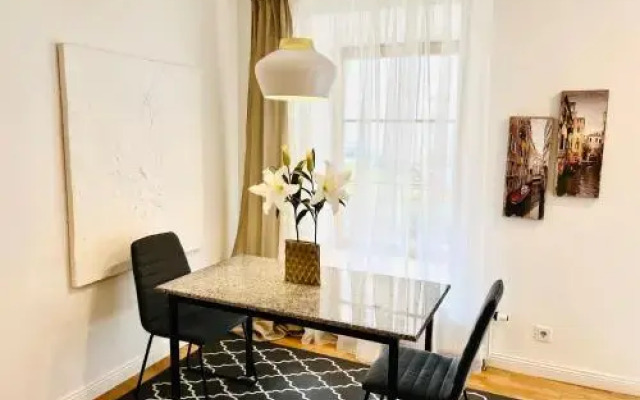 Tomy Old Town Apartments