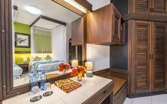 Safari Beach Hotel