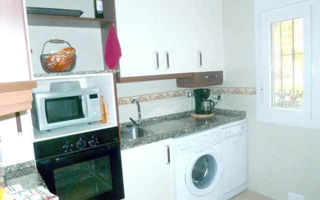 Apartment With 2 Bedrooms in Sevilla, With Wifi