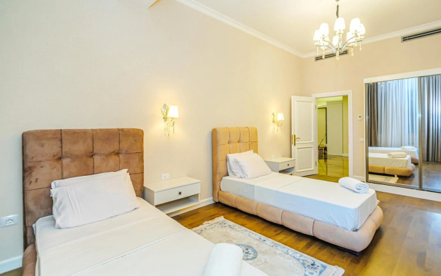 VIP Apartment in Buta palace 703