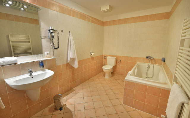 EA Hotel Tosca