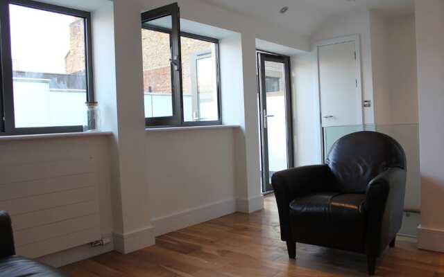 1 Bedroom Property in Central London With Terrace