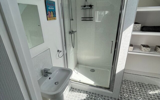 Bescot House, Bramble Hill, Bude, 4 bed det House