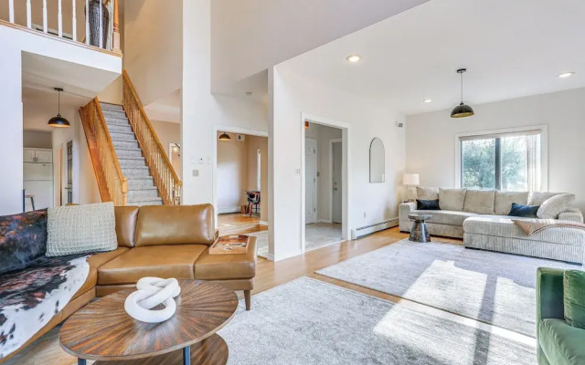 Secluded Kerhonkson Retreat With Deck + Views!