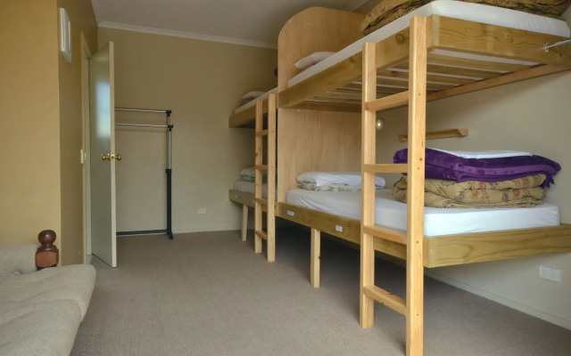 The Prince Albert Backpackers & Bar