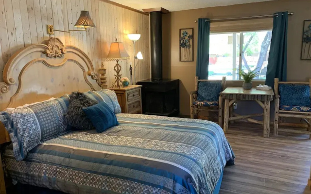 Grey Squirrel Resort