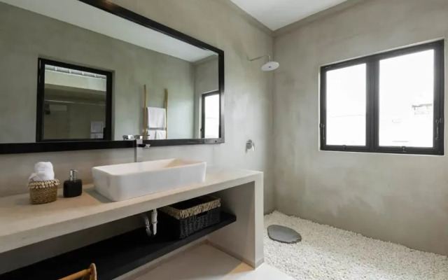 4BR Luxe Pool Villa Canggu near Finns