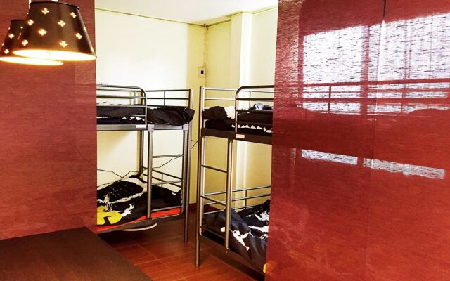 Hush Hush Cabiner - Hostel