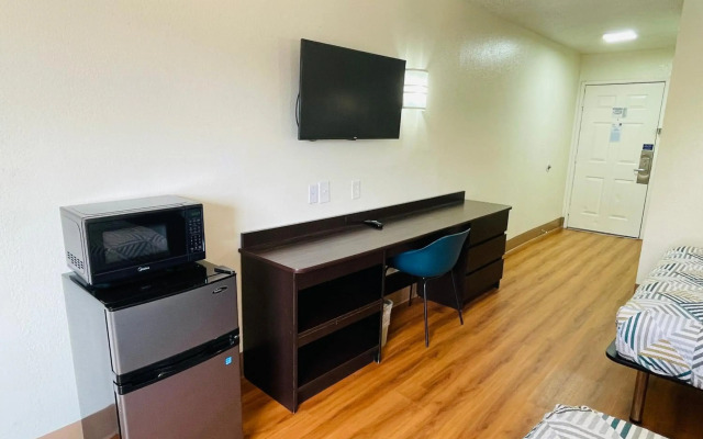 Motel 6 Duncanville, TX - Dallas