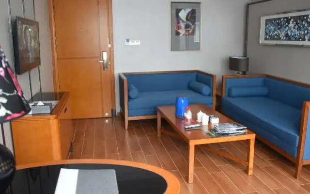 Qionghai Xiangshang Aihua Hotel