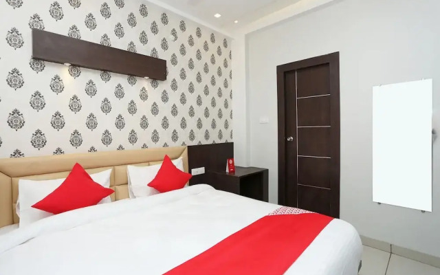 Capital O 26711 Mukesh Palace