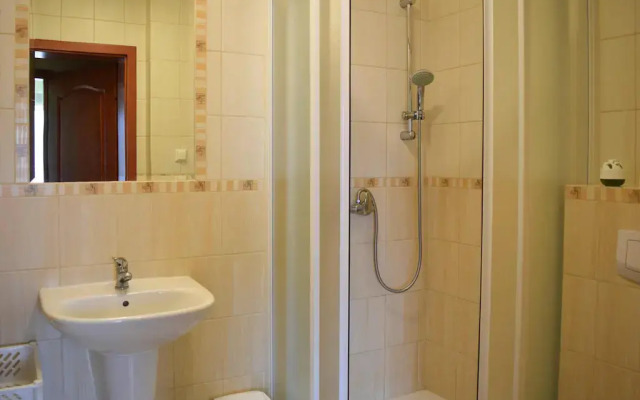 Semi-detached House With Fireplace, Rowy