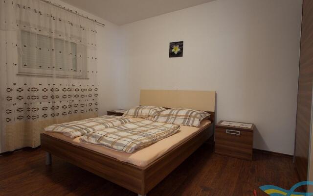Modern Holiday Home in Kremenici With Terrace