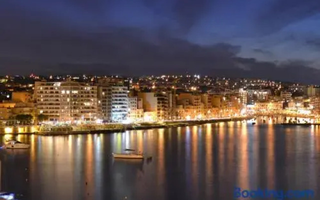 Seaside Bliss 3BR Holiday Apartment Sliema