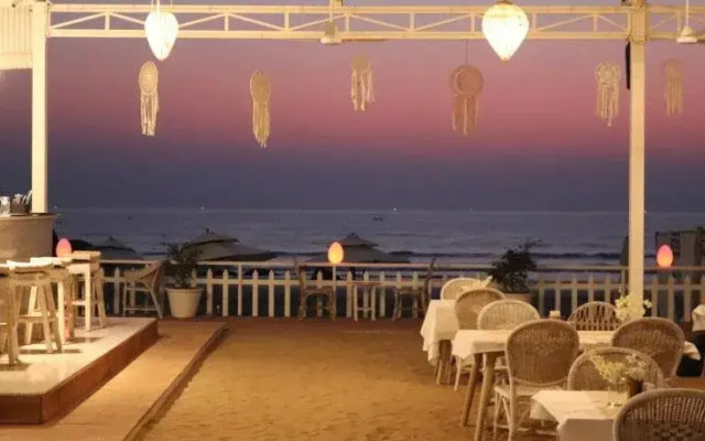 The White Resort