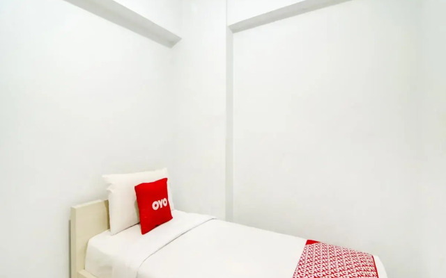 OYO Flagship 3837 Tamansari Mahogany