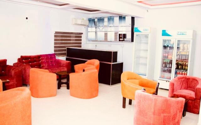 E-Gold Luxury Hotel