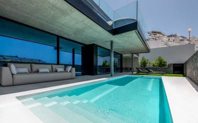 The One Luxury Apartments