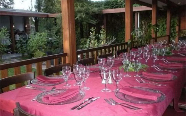 Logis Hôtel-Restaurant Le Moulin D'Artres