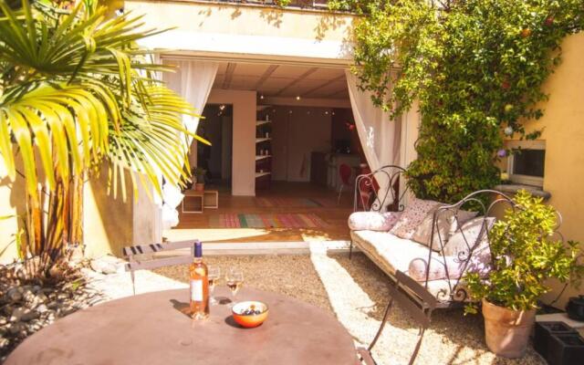 Ecrin de verdure avec accès piscine en plein Aix
