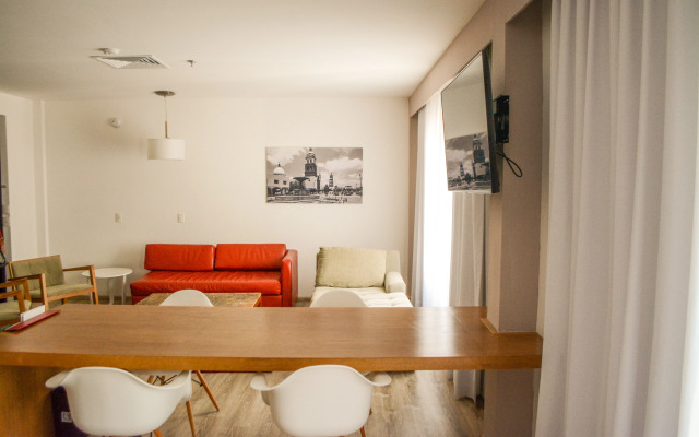 Stain Loft & Suites