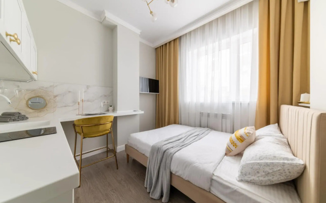 Санди на улице Радио