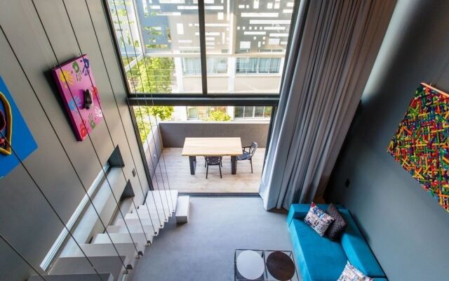 Athina Art Apartments