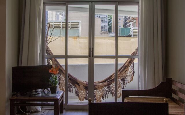 Apartamento na Rua Frei Caneca 750