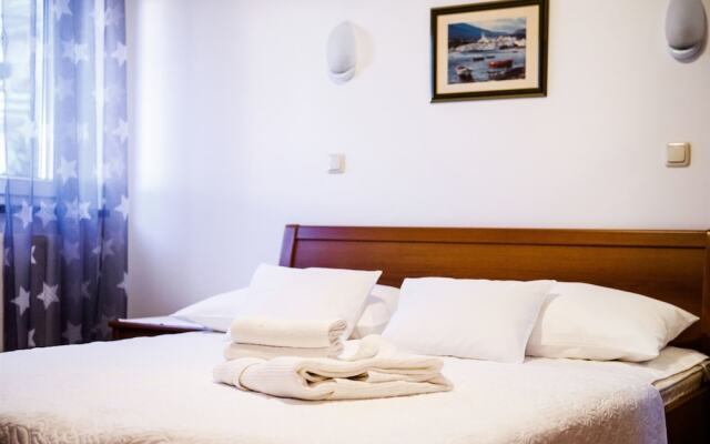 Apartment and Rooms Ana