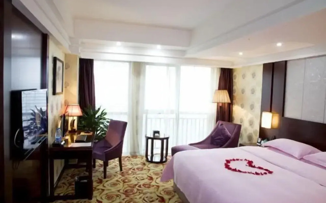 Royal Hotel