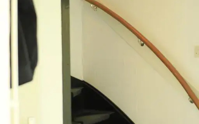 Art & Tulips Art Apartment