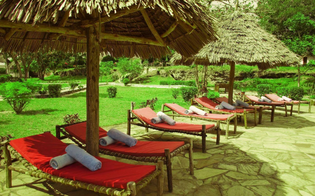 Antonio Beach Hotel and Spa