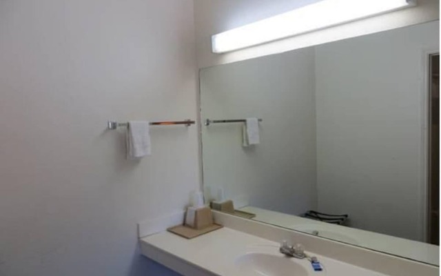 Royal Inn Dallas Northwest