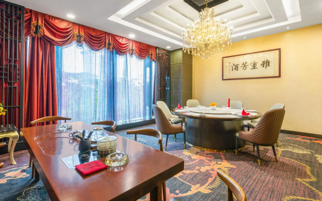 Park Lane Hotel
