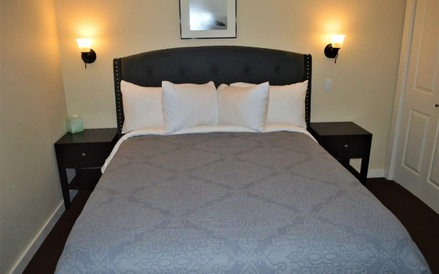 Starfish Manor Oceanfront Hotel