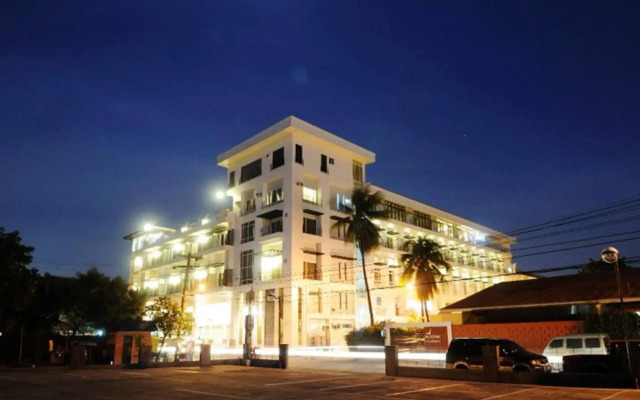 L'Fisher Hotel