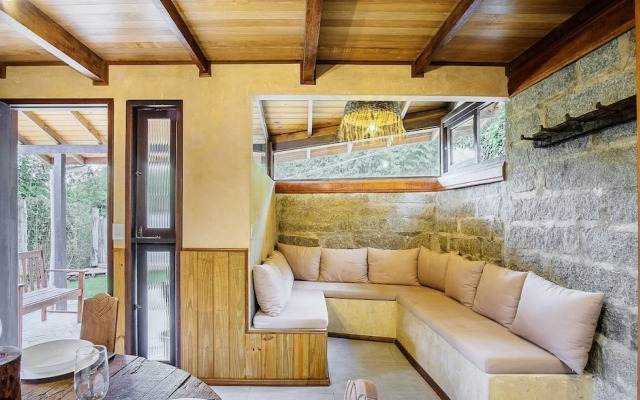 House With Valley View Near the Center - Mrv0001