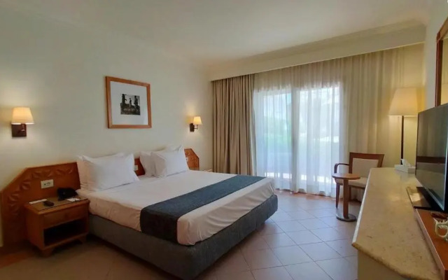Camel Dive Club & Hotel