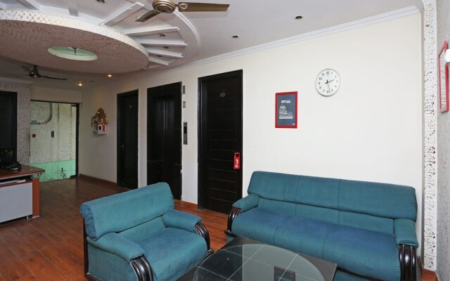 OYO 6895 Hotel Cybercity Rooms & Suites